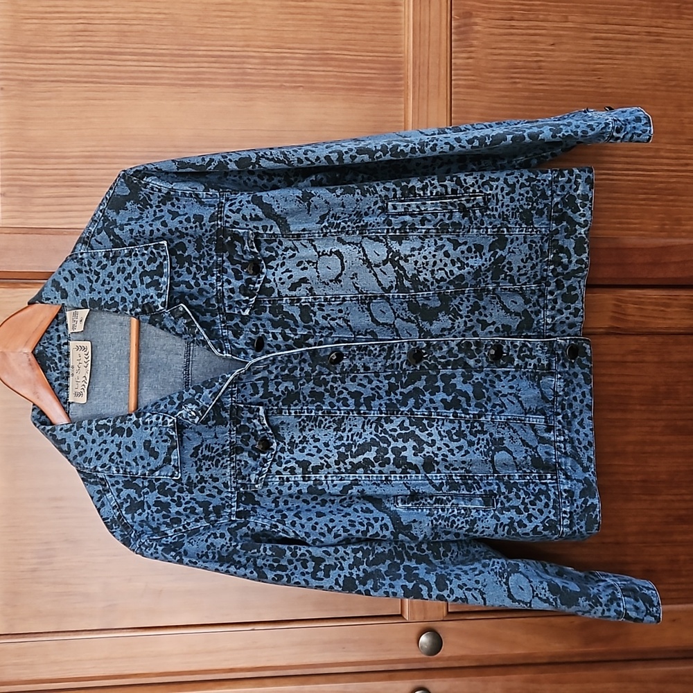 Life Style denim animal print jacket size XL